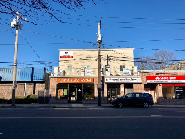 More Photos Of 25-27 E Merrick Rd, Valley Stream Office For Lease