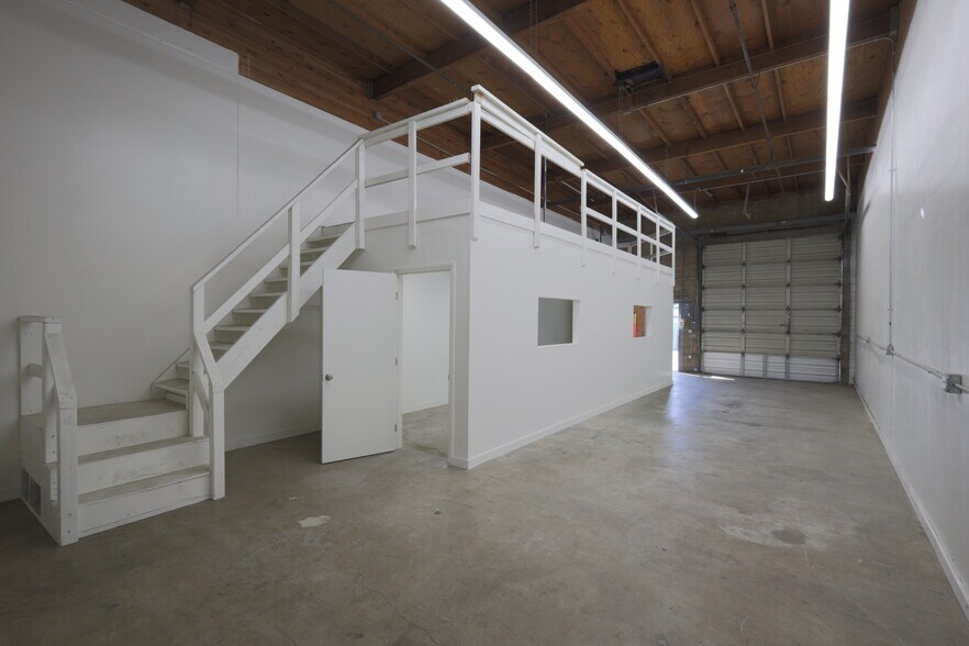 More Photos Of 2215 Palma Dr, Ventura Manufacturing For Lease