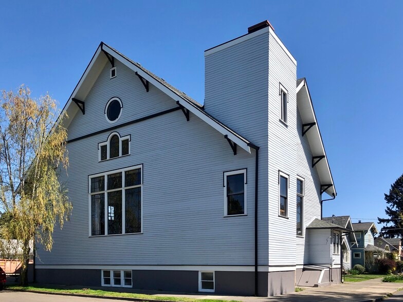 More Photos Of 7809 NE Everett St, Portland Religious Facility For Sale