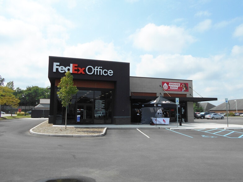 More Photos Of 4825 E 82nd St, Indianapolis Freestanding For Lease