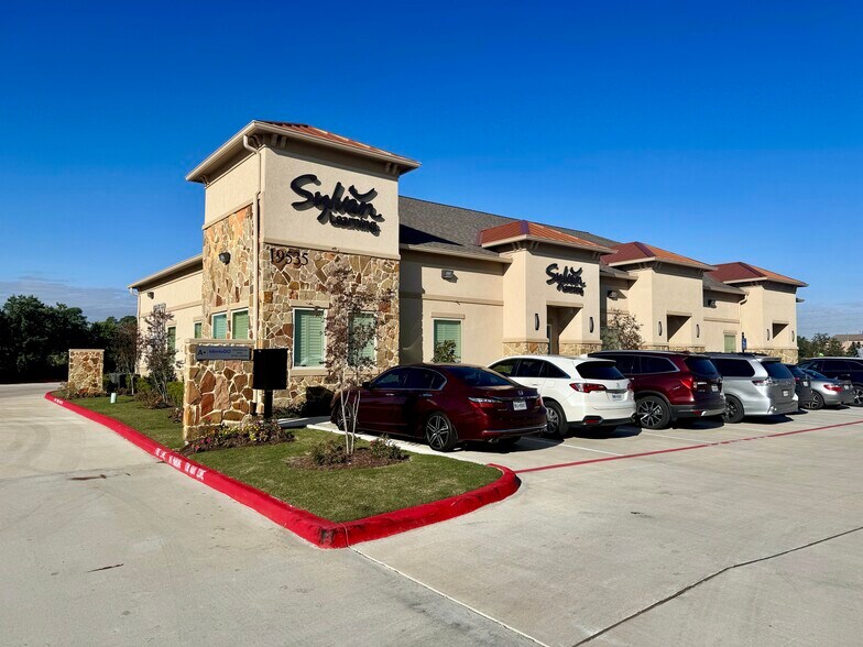 Primary Photo Of 19539 Champion Forest Dr, Spring Medical For Sale