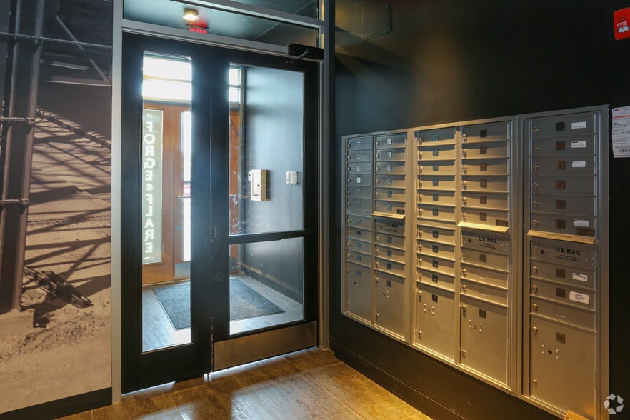 More Photos Of 7955-7973 S Main St, Oak Creek Apartments For Lease