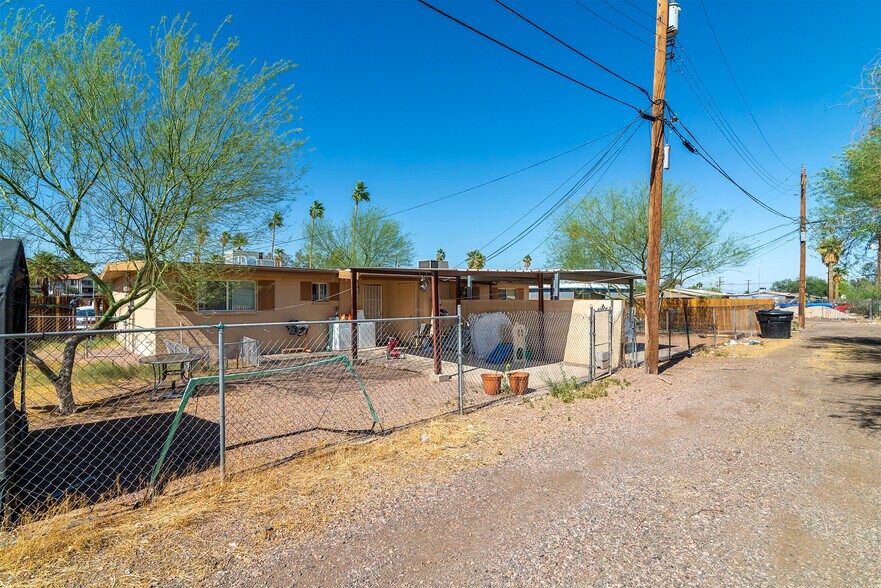 More Photos Of 920 S Kenwood Cir, Tempe Apartments For Sale