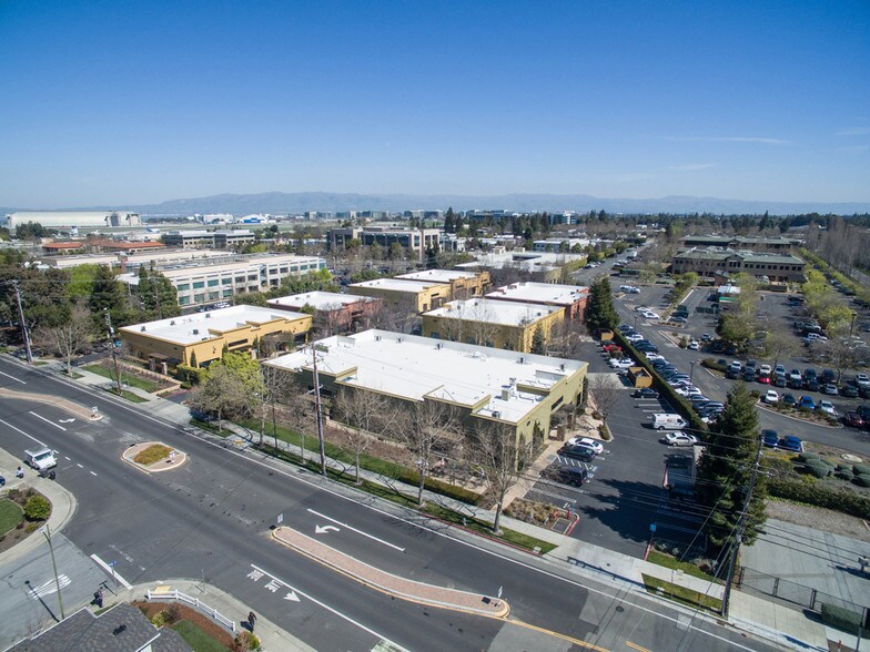 More Photos Of 425 N Whisman Rd, Mountain View Office For Lease