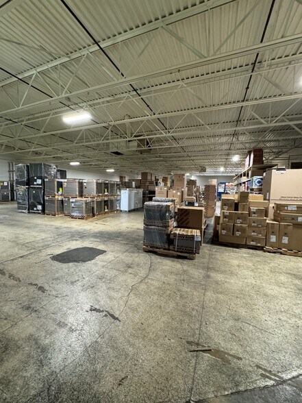 More Photos Of 1900 N Saginaw St, Flint Warehouse For Sale