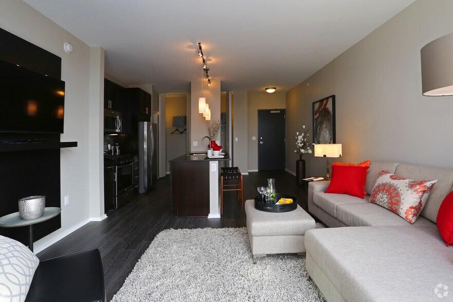 More Photos Of 123 N Desplaines St, Chicago Apartments For Lease