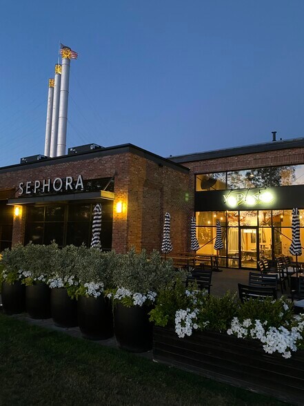 More Photos Of 425 SW Powerhouse Dr, Bend Unknown For Lease