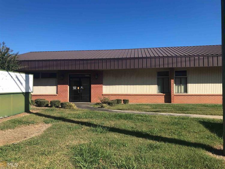 More Photos Of 1321 US Hwy 41 N, Calhoun Office For Lease