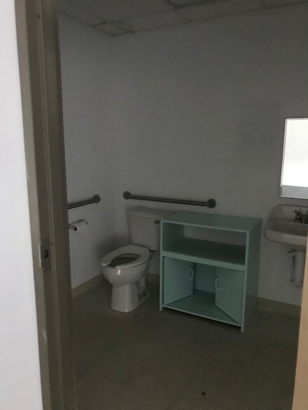 More Photos Of 12565 National Rd, Pataskala General Retail For Lease