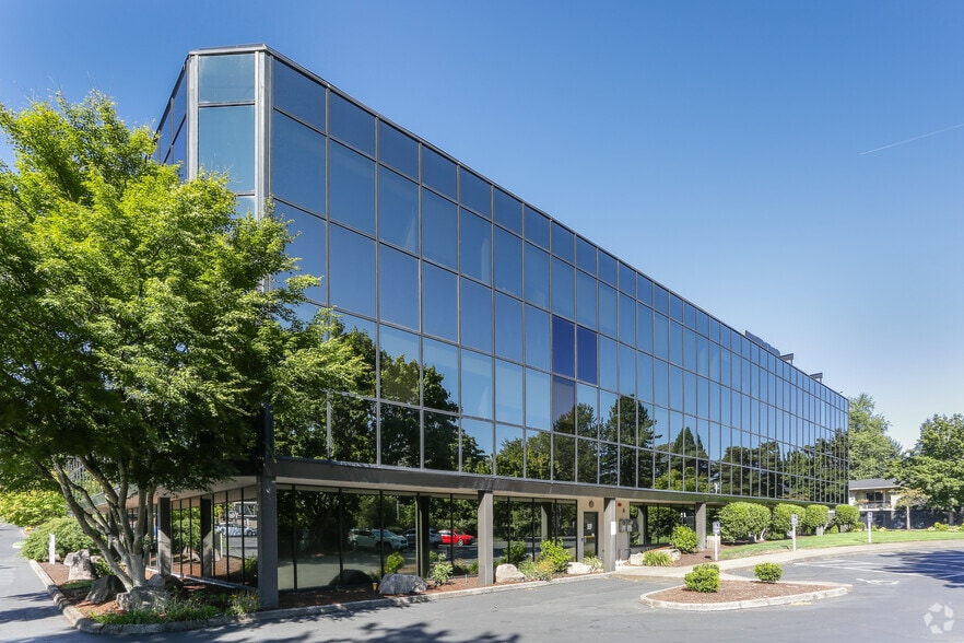 More Photos Of 6600 SW 92nd Ave, Portland Office For Sale