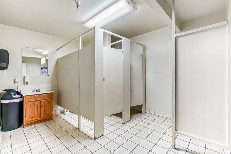 More Photos Of 5435 Peck Rd, Arcadia Manufacturing For Sale