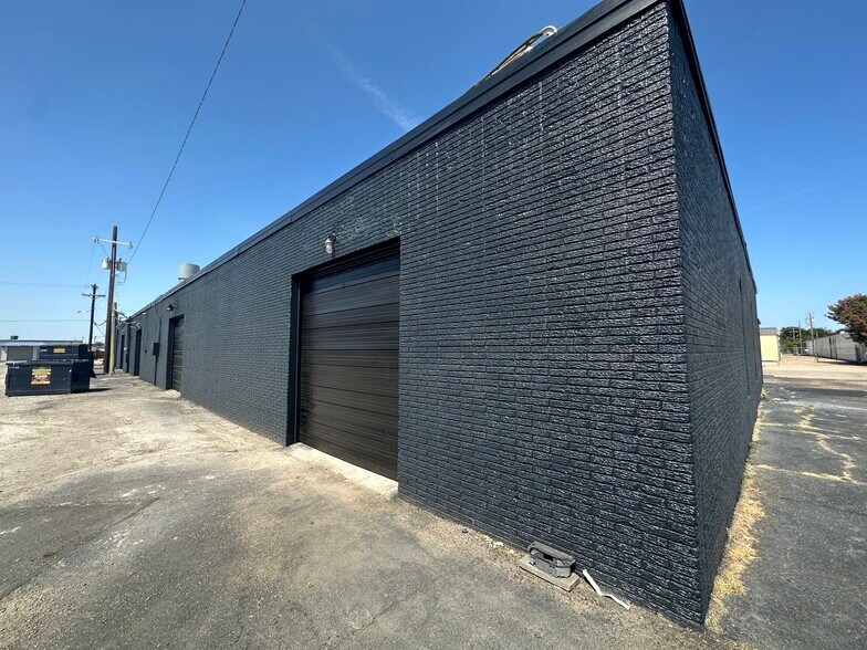 More Photos Of 2805 National Dr, Garland Warehouse For Lease