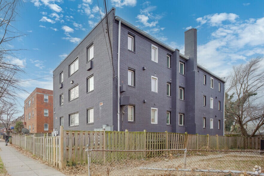 More Photos Of 1907 18th St SE, Washington Apartments For Sale