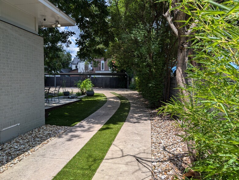 More Photos Of 3906 Menchaca Rd, Austin Medical For Lease