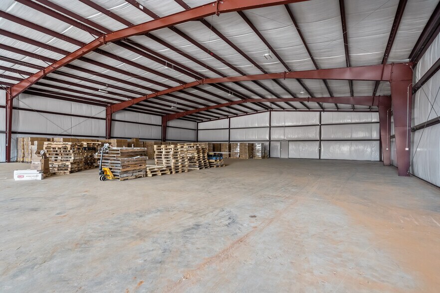 More Photos Of 27 Airport Business, Jasper Warehouse For Lease