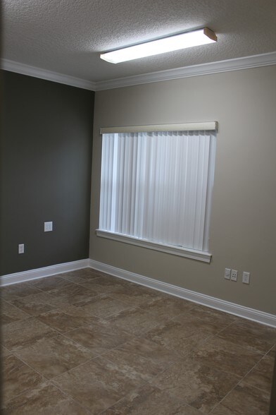 More Photos Of 12627 San Jose Blvd, Jacksonville Medical For Lease