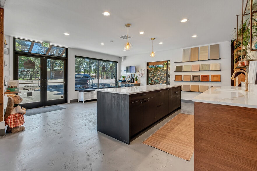 More Photos Of 11104 Gravelly Lake Dr SW, Tacoma Freestanding For Sale