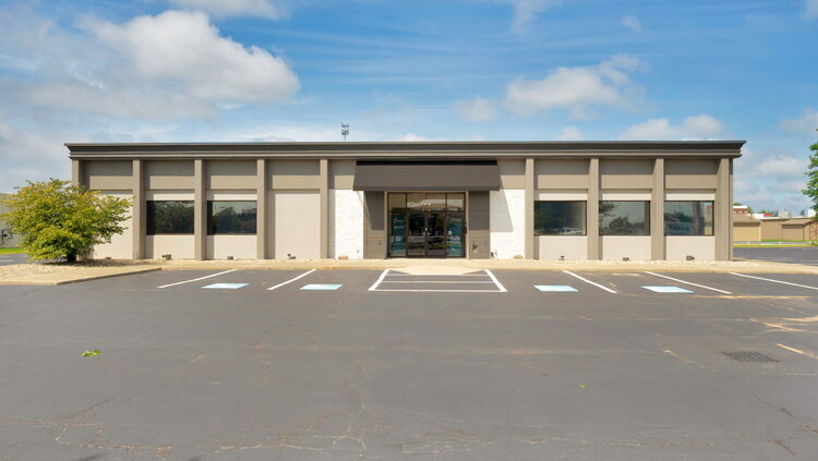 Primary Photo Of 1931 S Elizabeth St, Kokomo Freestanding For Sale