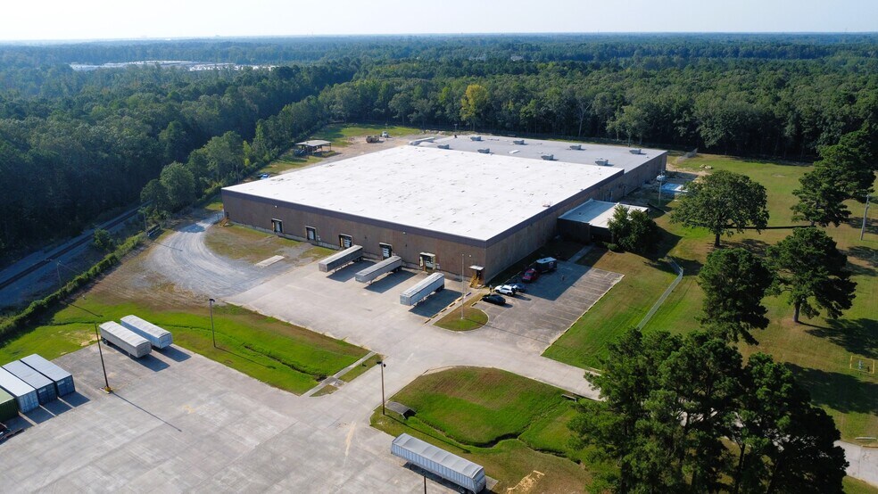 More Photos Of 3411 N Hutchinson St, Pine Bluff Manufacturing For Lease