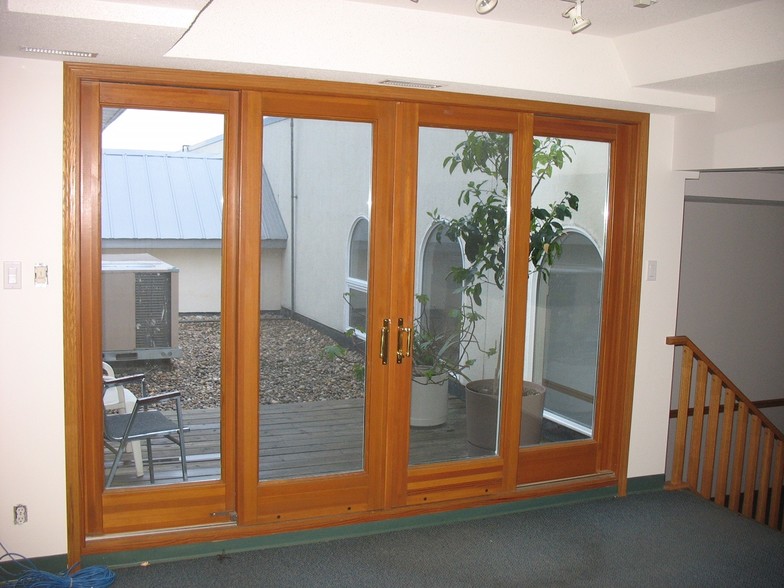 More Photos Of 3132 26 St NE, Calgary Storefront Retail Office For Sale