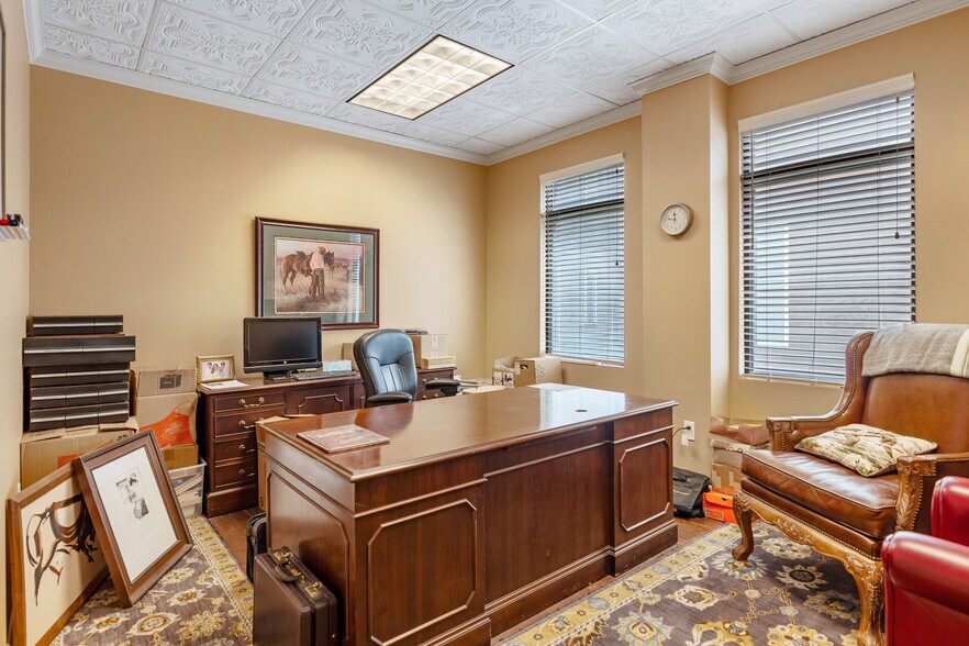 More Photos Of 5902 Winsome Ln, Houston Office Residential For Sale