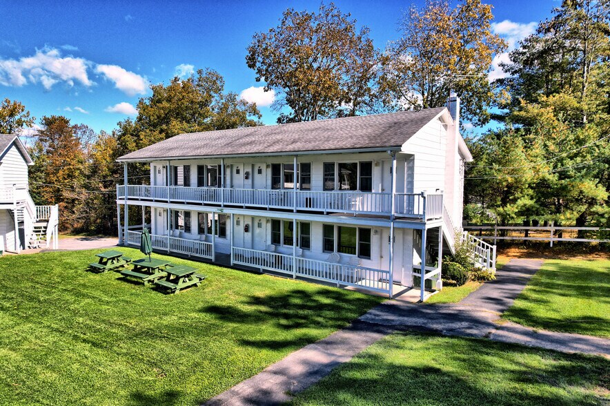 More Photos Of 118 Golden Hill Rd, Cornwallville Hotel For Sale