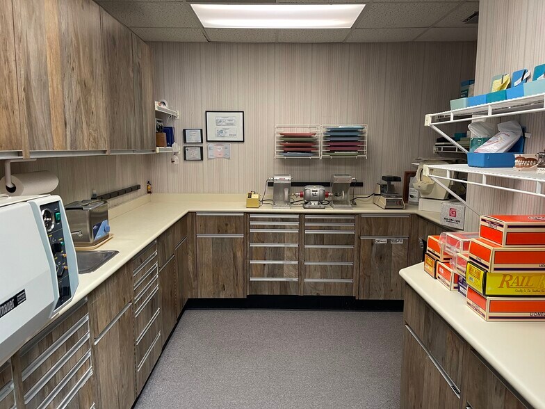 More Photos Of 1553 State Route 27, Somerset Medical For Sale