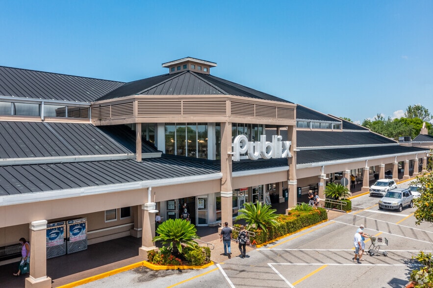 More Photos Of 7055-7301 Radio Rd, Naples Unknown For Lease