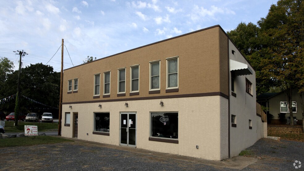 Primary Photo Of 9005 Hiwassee St, Charleston Storefront Retail Residential For Lease