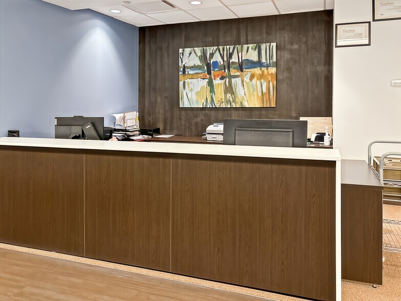 More Photos Of 401 Bay St, Toronto Coworking Space
