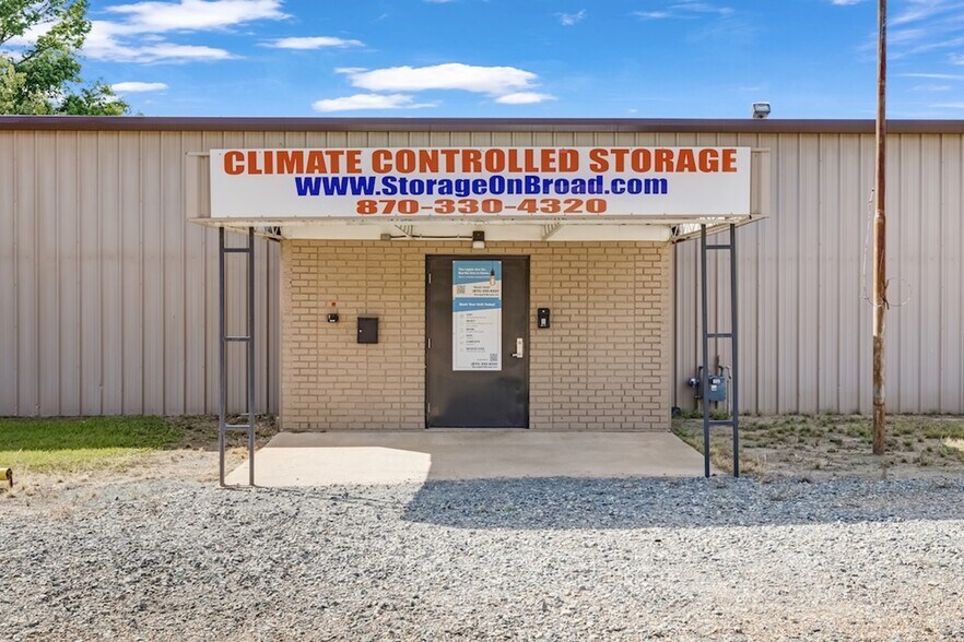Primary Photo Of 3407 E Broad St, Texarkana Self Storage For Sale
