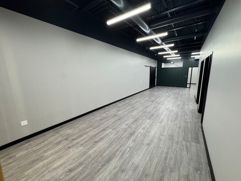 More Photos Of 8230 Elmbrook Dr, Dallas Flex For Lease