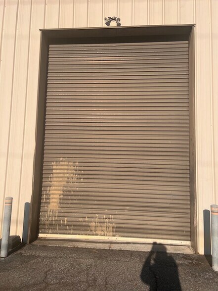 More Photos Of 450 S Cemetery St, Norcross Warehouse For Lease