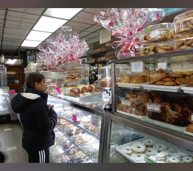 More Photos Of 95-20 Jamaica Ave, Woodhaven Storefront Retail Residential For Sale