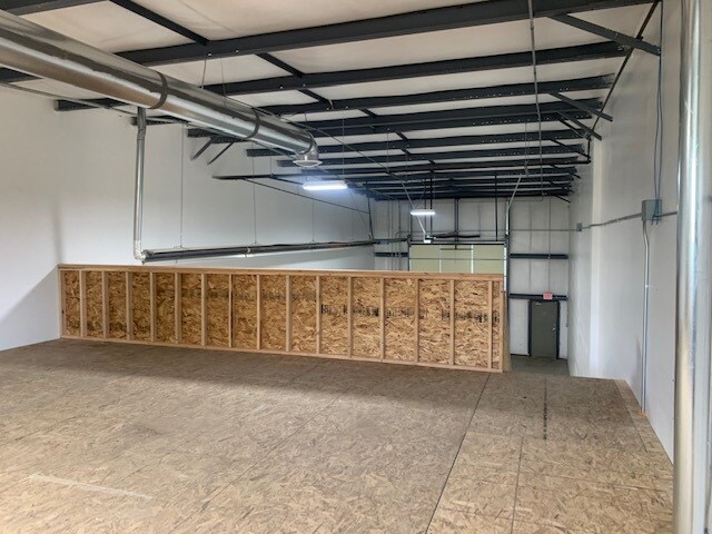 More Photos Of 332 Mountain View Dr, Johnstown Warehouse For Lease