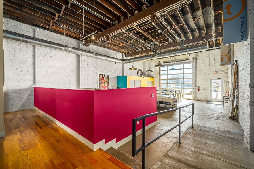 More Photos Of 3024 Locust St, Saint Louis Storefront For Sale