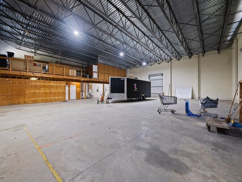 More Photos Of 181 Sebastian Blvd, Sebastian Light Manufacturing For Sale