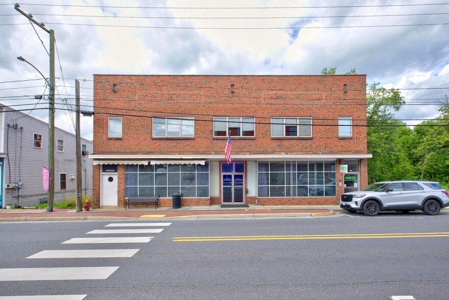 Primary Photo Of 162-166 N Main St, Broadway Office For Sale