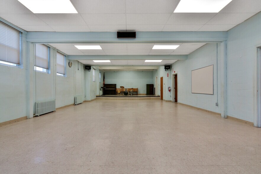 More Photos Of 163 E Haverhill St, Lawrence Religious Facility For Sale