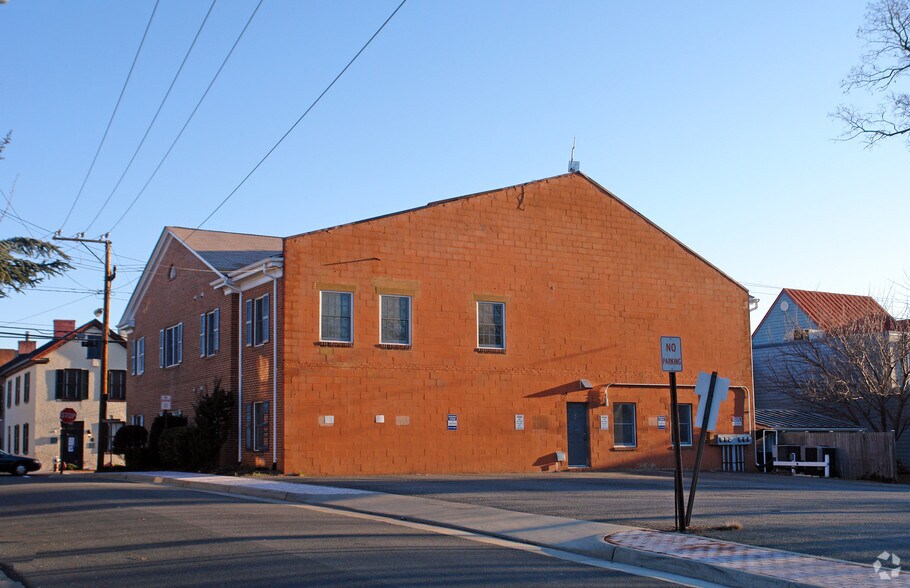 More Photos Of 15 Loudoun St SW, Leesburg Office For Sale