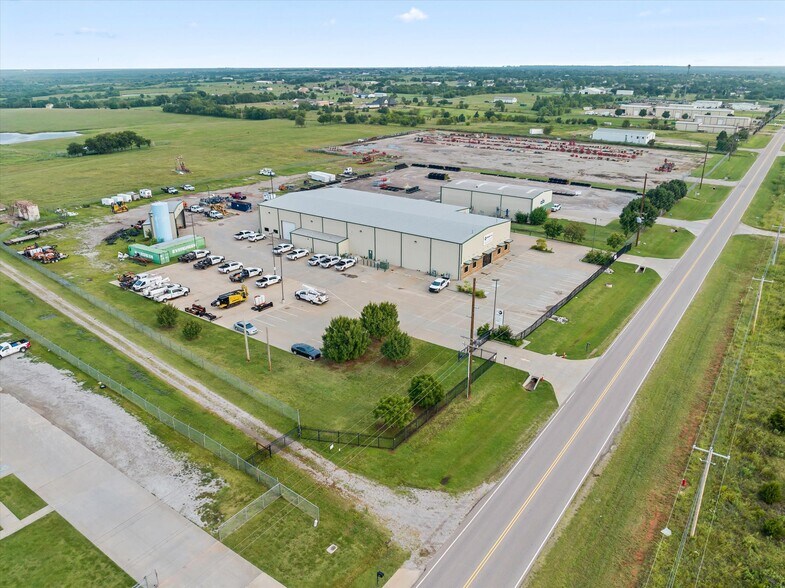 More Photos Of 12400 S Sunnylane Rd, Moore Manufacturing For Lease