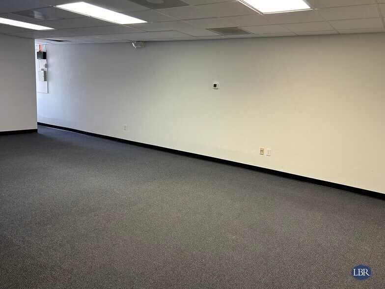 More Photos Of 1990 W New Haven Ave, Melbourne Office For Lease