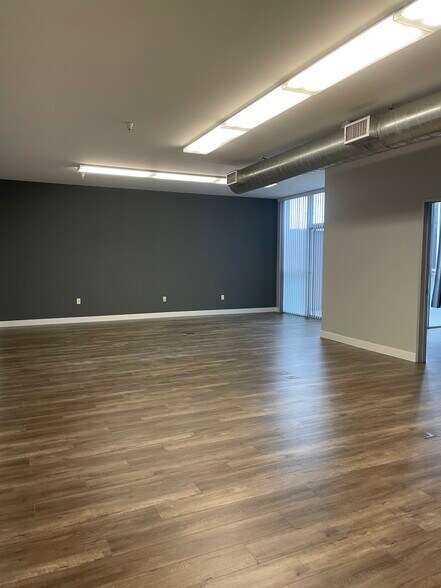 More Photos Of 2332 Cotner Ave, Los Angeles Loft Creative Space For Lease