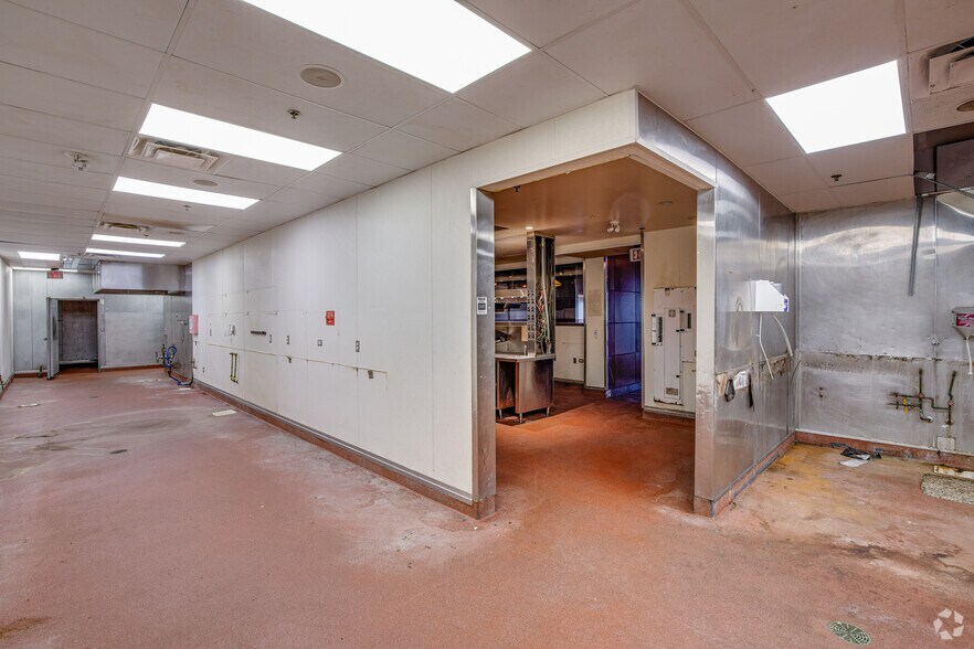 More Photos Of 11275 W Broad St, Glen Allen Unknown For Lease