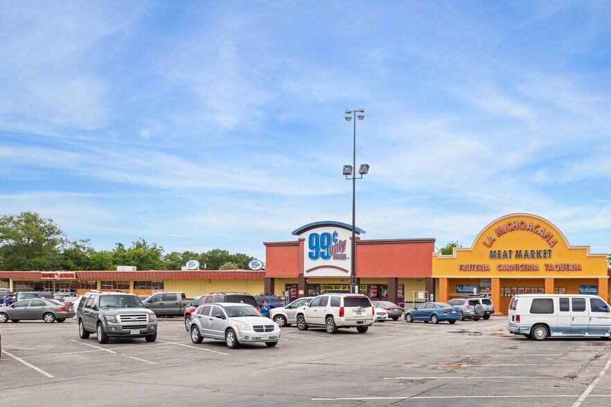 Primary Photo Of 7049-7061 Lawndale St, Houston Unknown For Lease