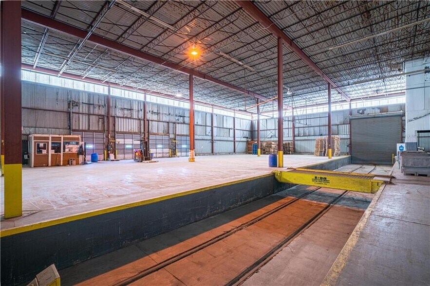 More Photos Of 202 Main St, Saint Joseph Refrigeration Cold Storage For Lease