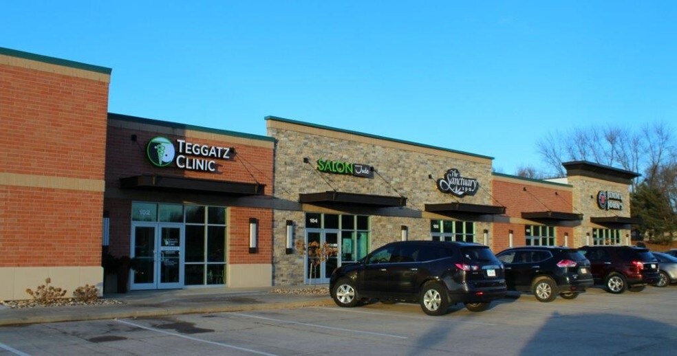 More Photos Of 5100 Fountains Dr NE, Cedar Rapids Storefront For Lease