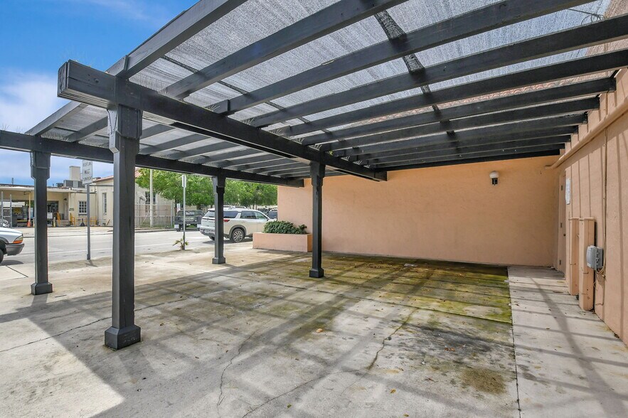 More Photos Of 101 N J St, Lake Worth Office For Lease