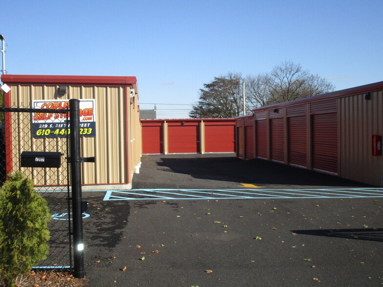 Primary Photo Of 219 S 5th St, Coplay Self Storage For Sale