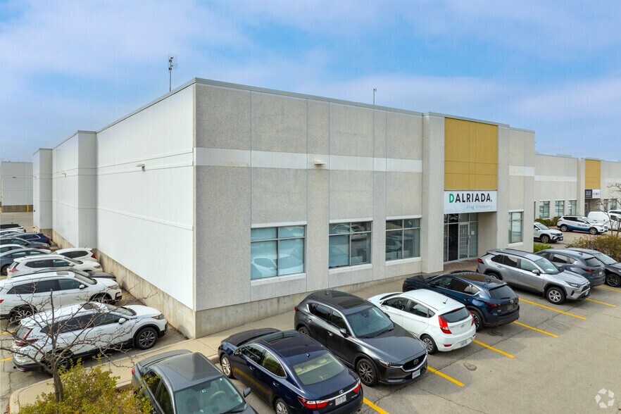 More Photos Of 2820 Argentia Rd, Mississauga Warehouse For Lease